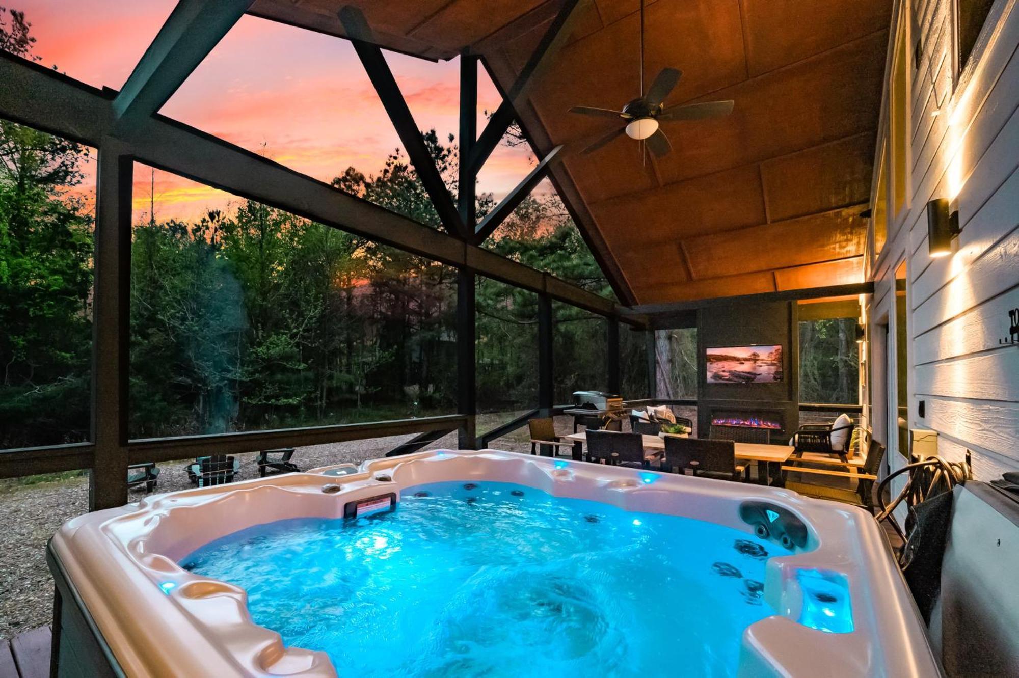 New Farmhouse-Chic Cabin With Hot Tub & Firepit Broken Bow Buitenkant foto