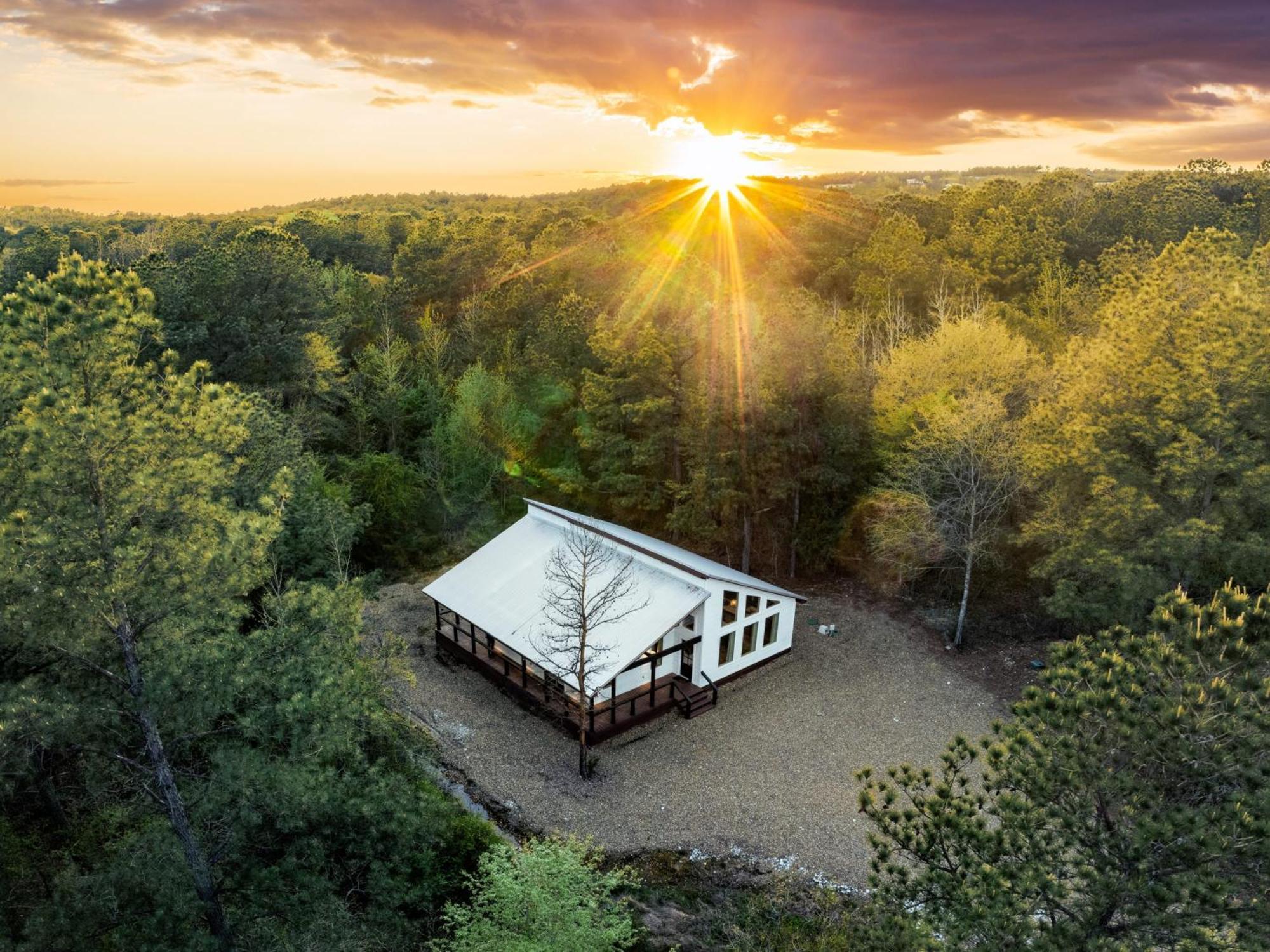 New Farmhouse-Chic Cabin With Hot Tub & Firepit Broken Bow Buitenkant foto