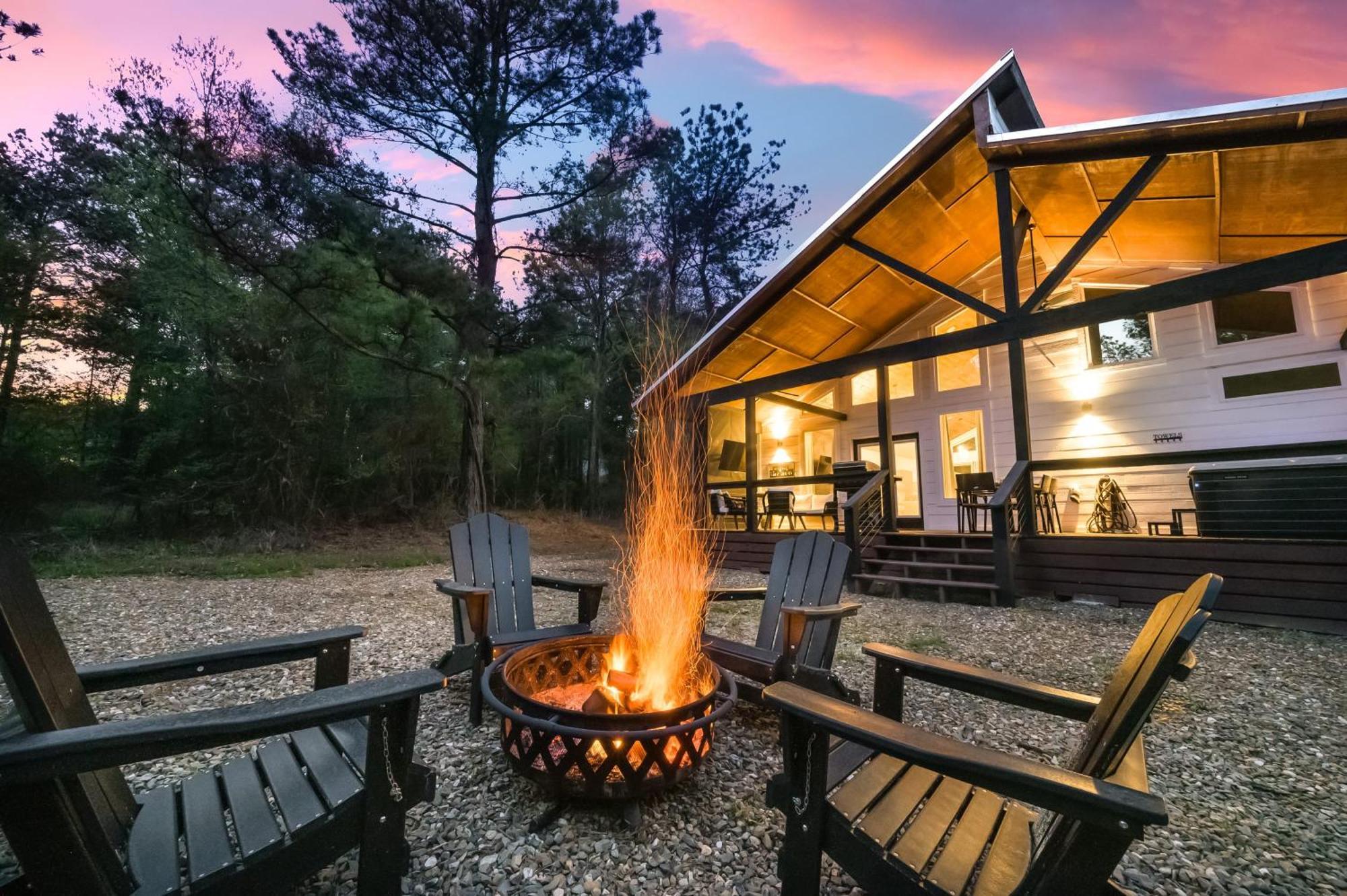New Farmhouse-Chic Cabin With Hot Tub & Firepit Broken Bow Buitenkant foto